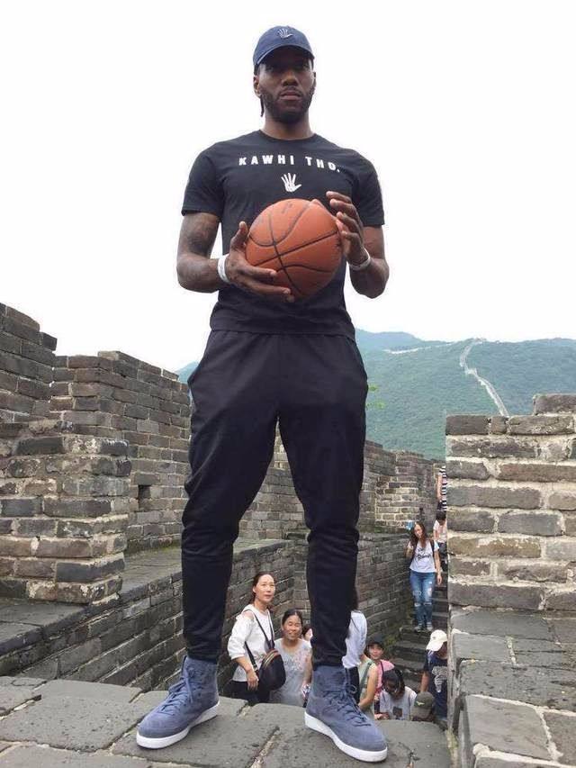 意媒：米兰和切尔西关注雷恩18岁高中锋梅特（意媒：米兰、切尔西盯上雷恩18岁高大型中锋梅特）