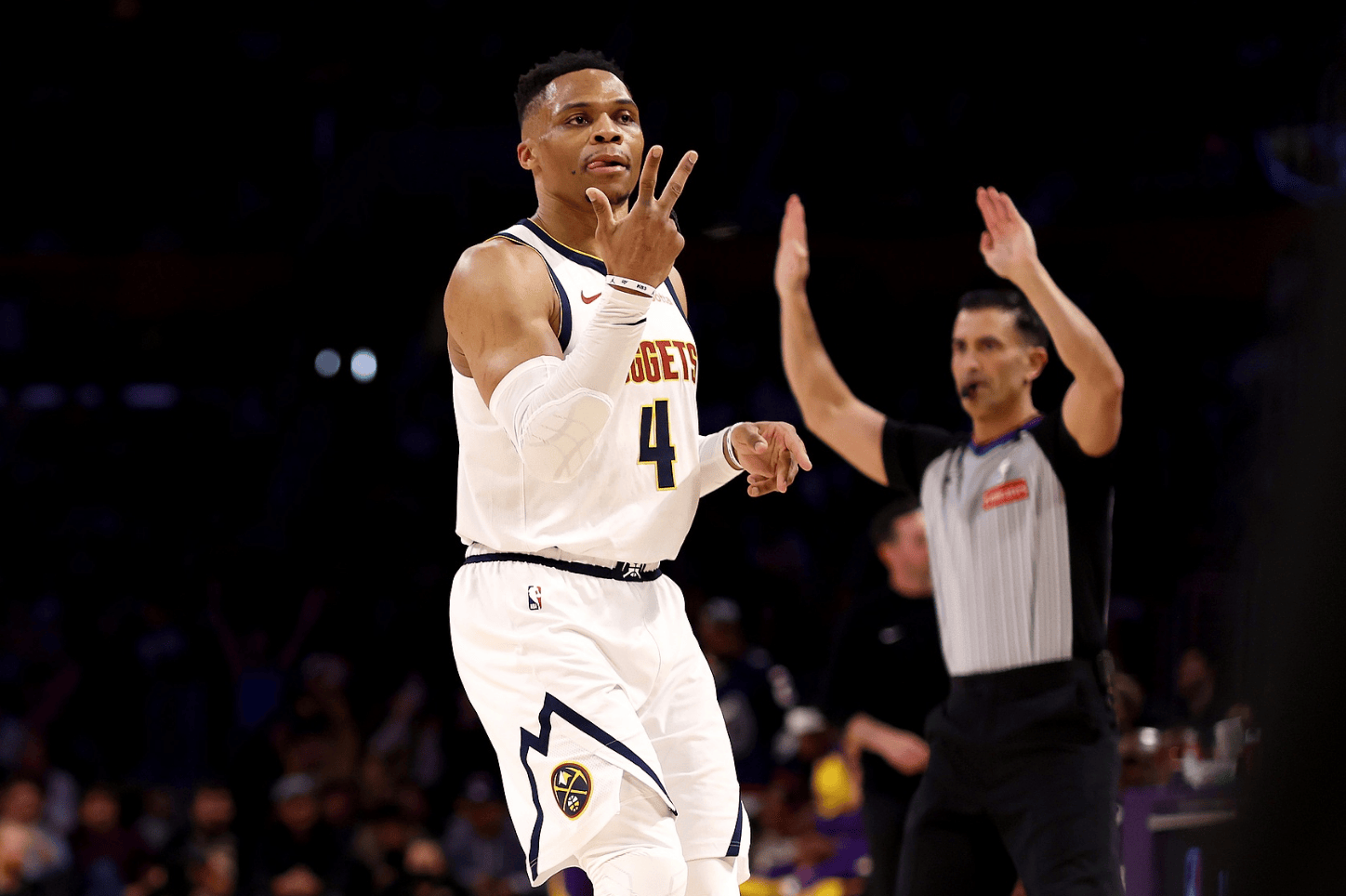 德甲强强对话引爆讨论（德甲巅峰对决引发热议）