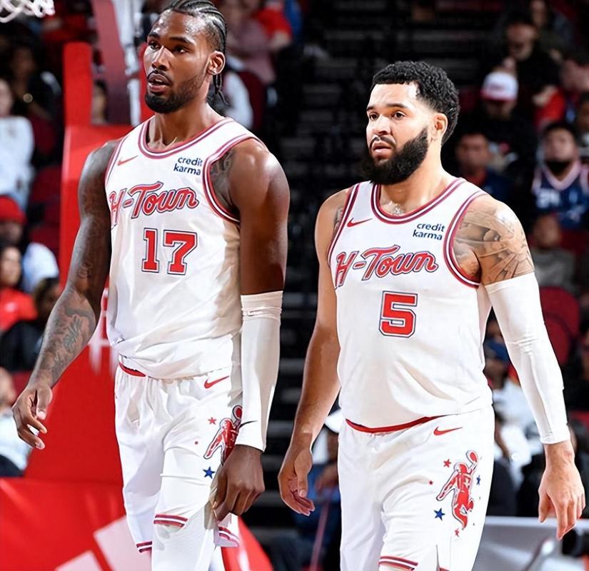 科隆vs圣保利：比尔特、卡明斯基首发，杰克逊-欧文、藤田让瑠奇马出战（科隆对阵圣保利：比尔特、卡明斯基先发，杰克逊-欧文与藤田让瑠、奇马出战）