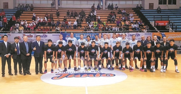 米体：托蒂被前妻指控留小女儿独自在家，检方认为指控不成立（米体：前妻控托蒂让小女儿独自在家，检方认定指控不成立）