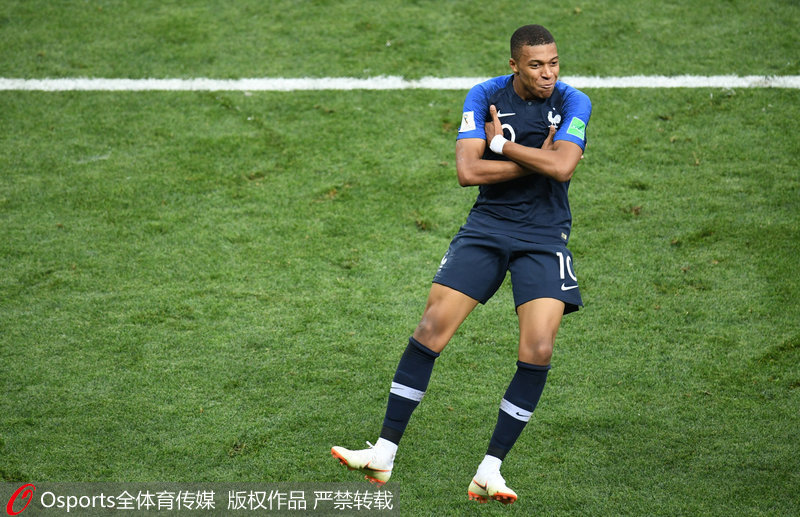 皇家马德里在圣马梅斯胜利后的录像：激情与荣耀的完美展现