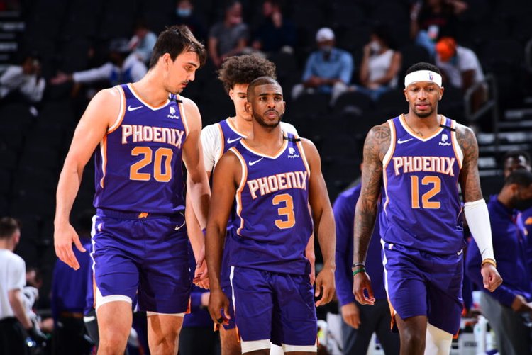 NBA：湖人加时险胜掘金 詹姆斯砍下40分（NBA：湖人加时力克掘金 詹姆斯狂砍40分）