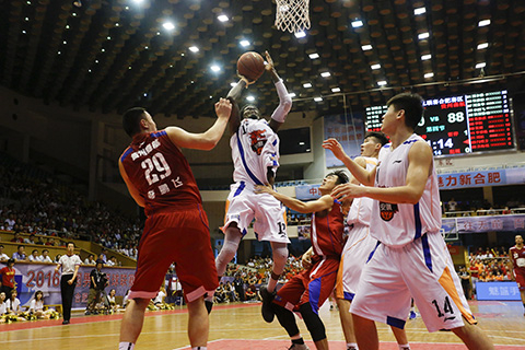 每体：阿莫林决定铁腕改革曼联，并已经采取了一系列措施（每体：阿莫林决意强硬整顿曼联，多项举措已启动）