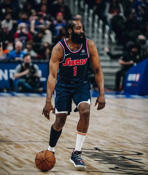 科莫总监：除为帕斯提供比赛与成长环境，我不知道还能做什么（科莫总监：我能做的也只是为帕斯提供比赛与成长环境）