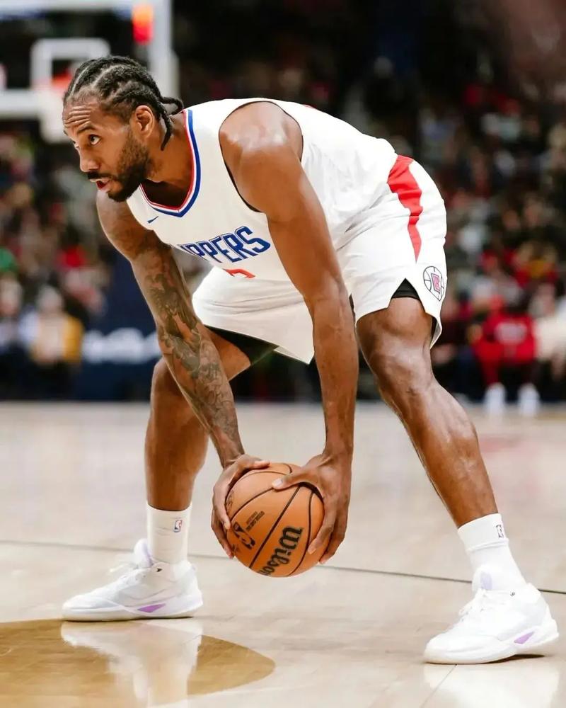 足球欧冠最新积分榜出炉，两大豪门濒临淘汰（欧冠最新积分榜公布，两大豪门命悬一线）